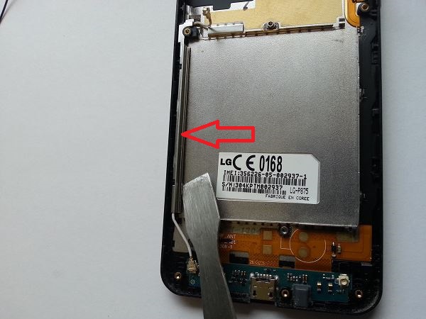 Guide de réparation LG Optimus F5 étape 26