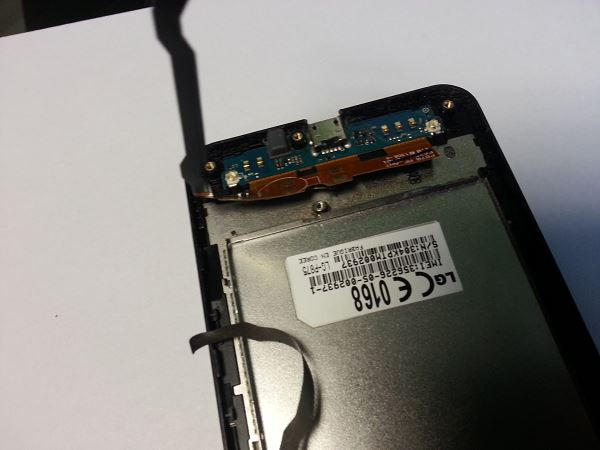 Guide de réparation LG Optimus F5 étape 29