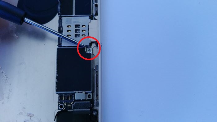 Etape 26 Démontage complet iPhone 6 simple cassé