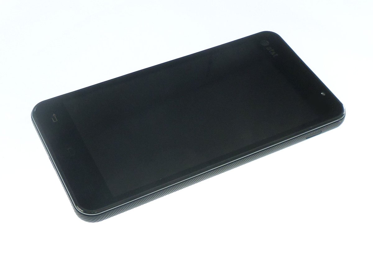 Ecran Lcd et vitre tactile assemblés sur châssis noir LG Optimus F5 P875