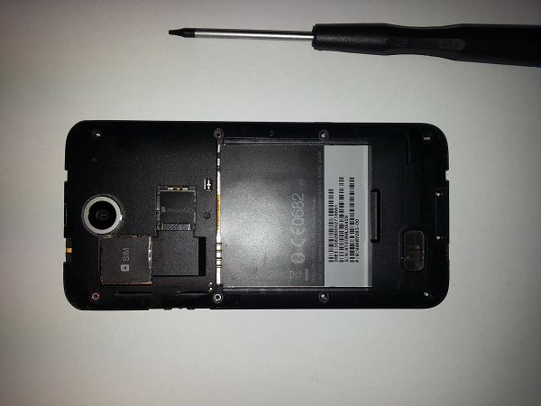 Guide de réparation HTC desire 300 étape 5