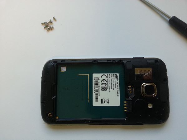 Guide de réparation Samsung Galaxy Ace S7275r étape 4